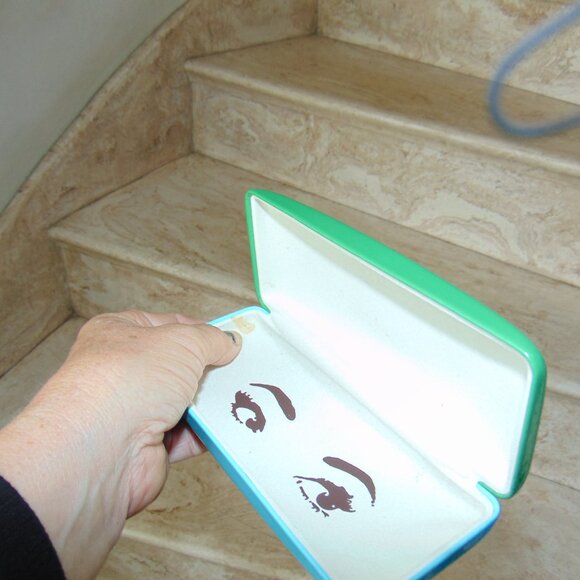 Kate Spade Eyeglasses Hard Case 2 tone green and blue cute eyes inside - Picture 7 of 7